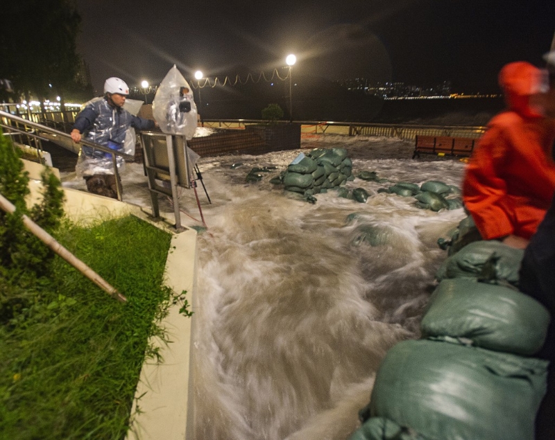 杏花邨过往多次于暴雨及颱风来袭中成为水浸重灾区。