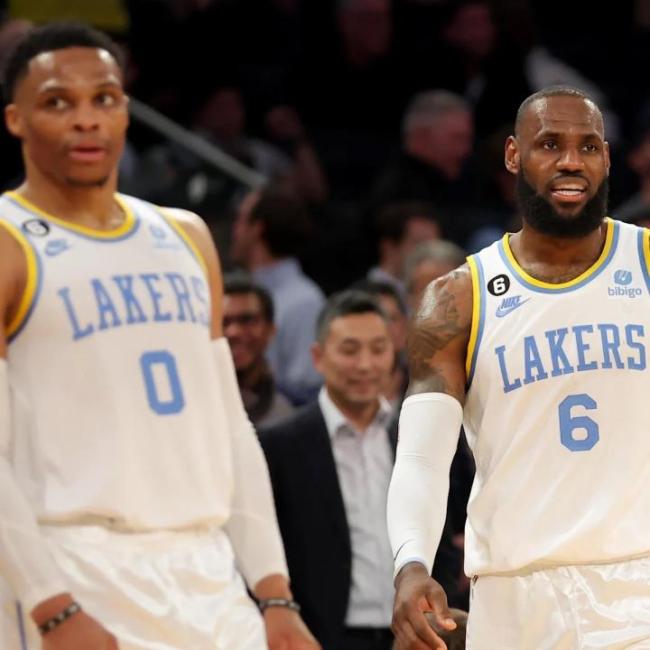 曝威少对詹姆斯行为感到厌烦