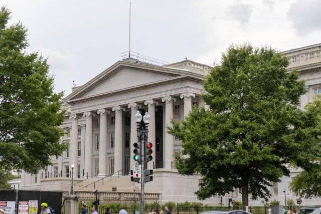 特朗普接二连三报复批评者背叛者