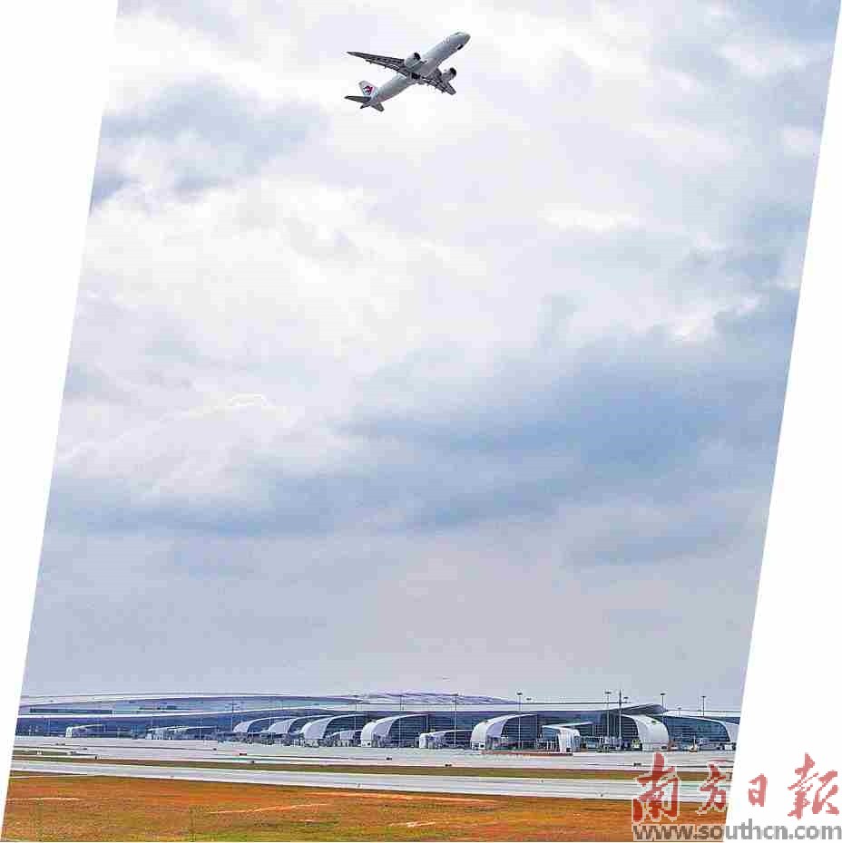 10月30日，白云机场T3航站楼正式投入使用。 南方日报记者 石磊 钟志辉 吴明 摄