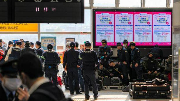 JR京都车站因发现可疑物品引发一阵骚动。 JR京都车站因发现可疑物品引发一阵骚动。