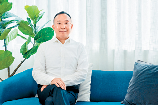 HIZERO创办人李开玖回忆，当初不忍心妻子满头大汗清洁地板，因而研发拖地机，岂料成就一盘生意。