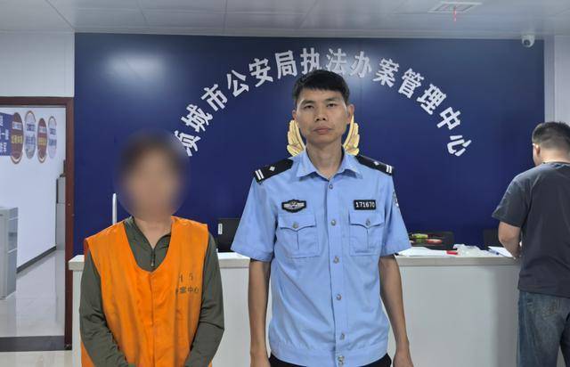 女子吃完早点偷未锁电动车被行拘