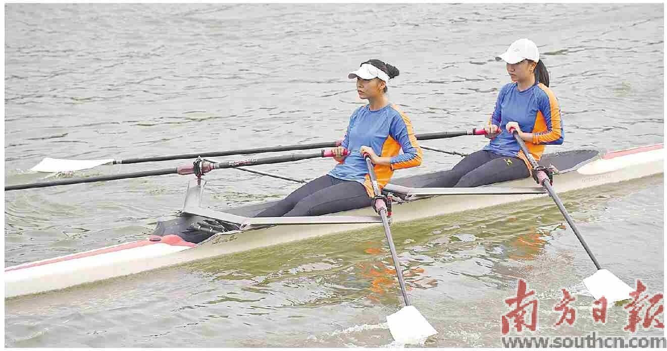 浈江河面上,韶关赛艇队员正在训练。南方日报记者 唐音 摄