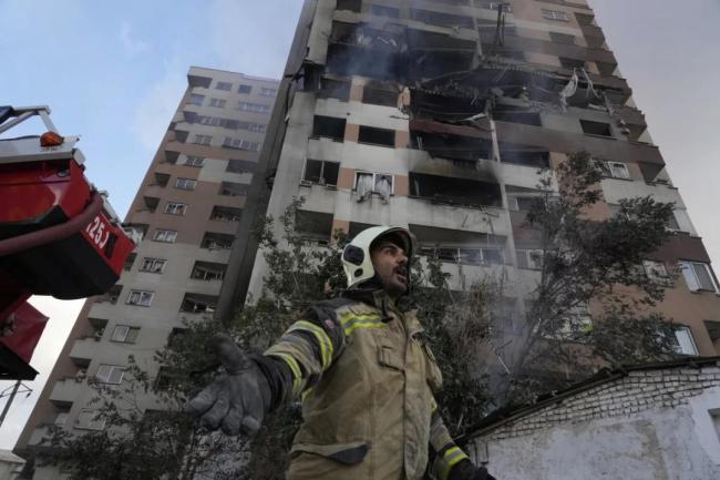 震惊世界！他们的死让伊朗升起“血旗”