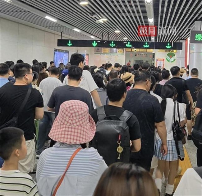 长沙橘子洲景区五一假期人气爆棚