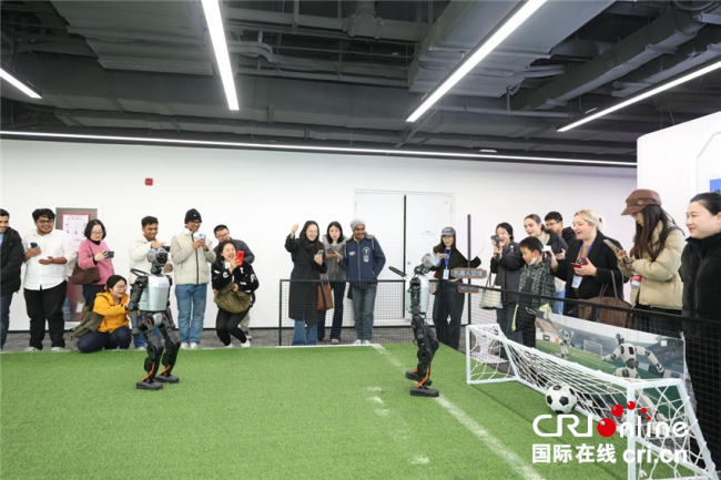 外国网红提前体验“未来已来”