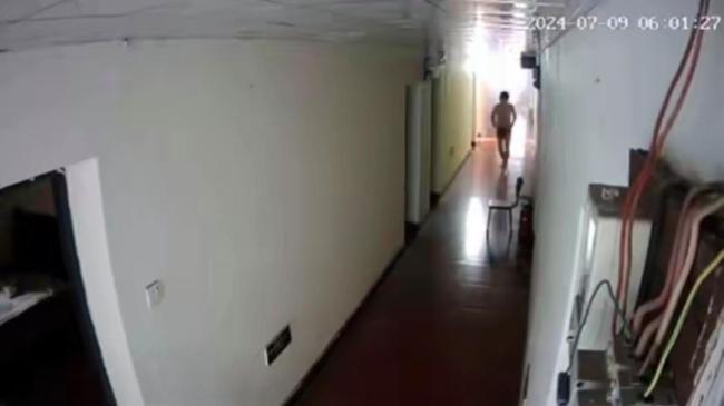 室友电瓶爆燃伤者父亲称不期待道歉