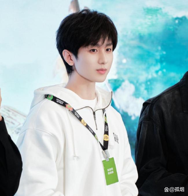 成毅赴山海多处穿帮就是不敬业吗