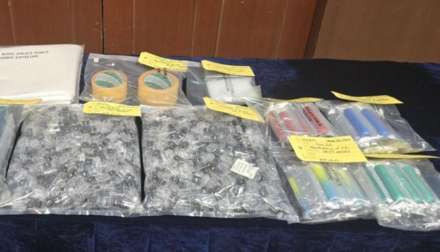 警破大角咀太空油制毒中心 拘一男检47万元烟弹及液态依托咪酯 警破大角咀太空油制毒中心 拘一男检47万元烟弹及液态依托咪酯