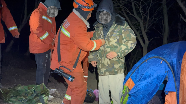 四名高中生灵山露营,凌晨一人突然发烧紧急求救