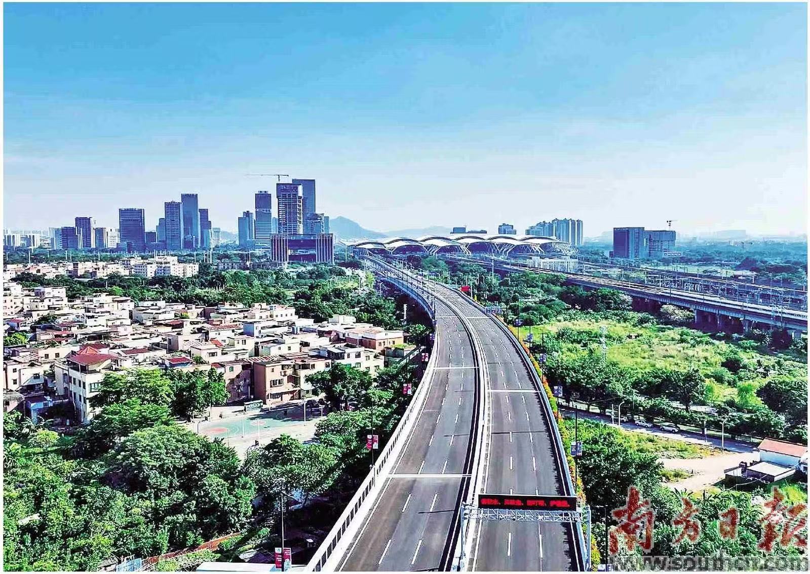  昨日，广南快速路（含收费段海珠湾隧道和免费段连接线南段工程）通车试运营。南方日报记者 苏韵桦 通讯员 广交投 摄