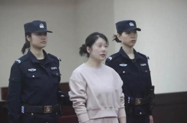 北京女子诈骗370万，获刑12年