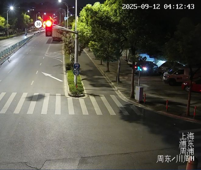 上海一车主懵了！停路边的车，凌晨狂奔到了外地！还有好心人帮忙千里送回？真相太炸裂！