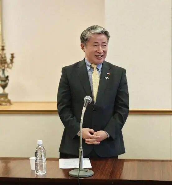 对方一问“存亡危机”，高市早苗瞬间冷脸