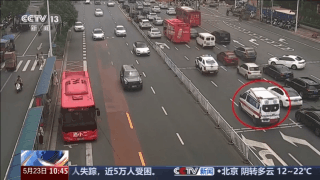 14分钟生命接力 交警与时间赛跑为患儿抢回生机