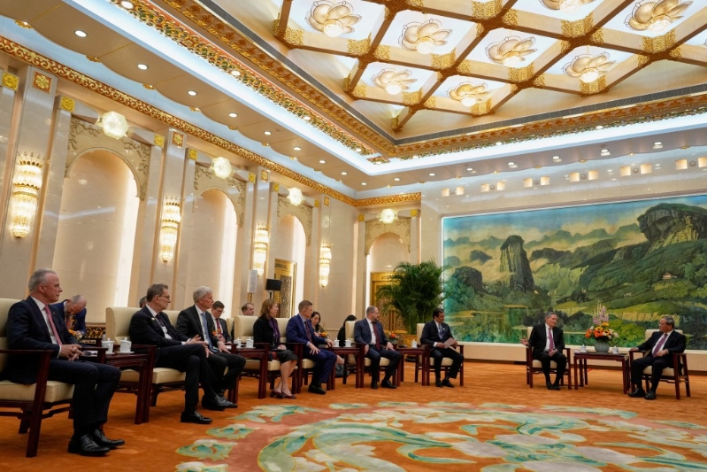 2025-03-23T083628Z_864211580_RC2VIDA6RFBA_RTRMADP_3_USA-TRUMP-CHINA (1)