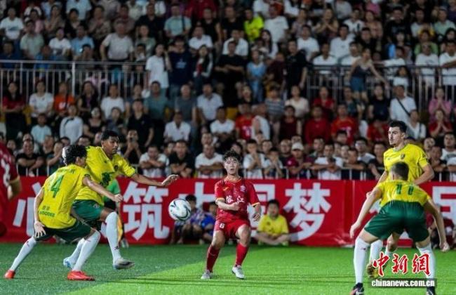 西班牙HLK队携手“村超”点亮国庆