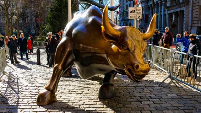 华尔街对特朗普关税“免疫”，市场缘何无视贸易战威胁再创新高？