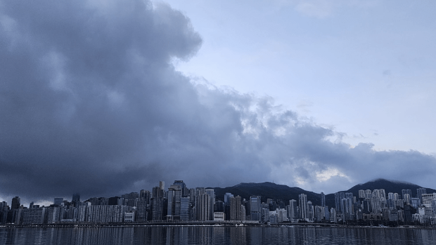 一号戒备信号会在今早维持。 一号戒备信号会在今早维持。