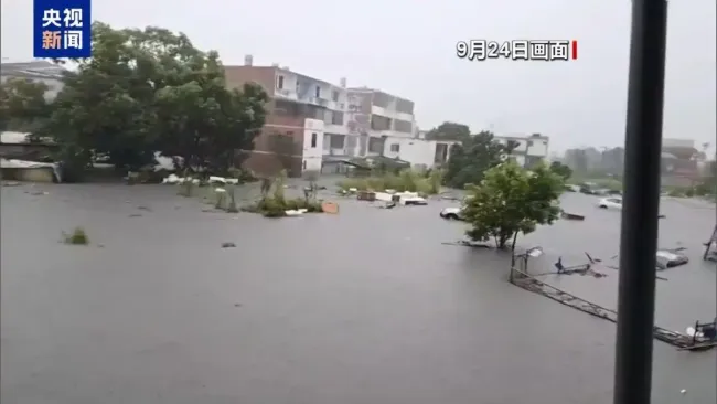 赖清德去台湾花莲勘灾 神情轻松笑嘻嘻