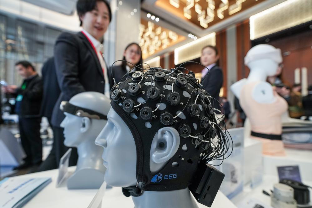 妙想照进现实!中国提出到2027年脑机接口关键技术取得突破
