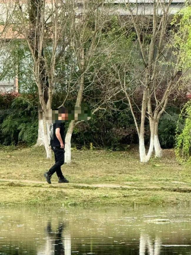 成都通报男子用弹弓射击鸟类 不文明行为引发众怒