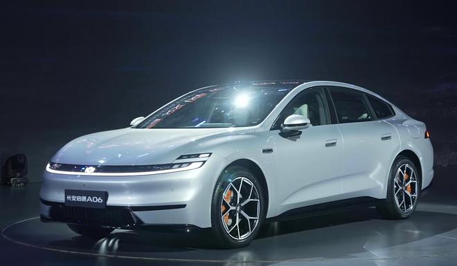 搭载天枢智能800V6C快充 长安启源A06全球首秀