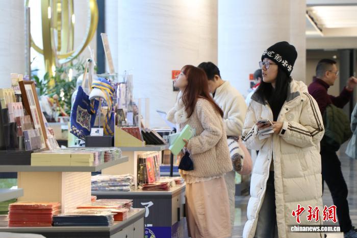 （文化中国行）新疆文创“破圈” 千年文物更“潮”