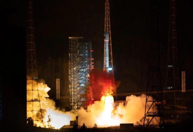 我国成功发射天链二号04星