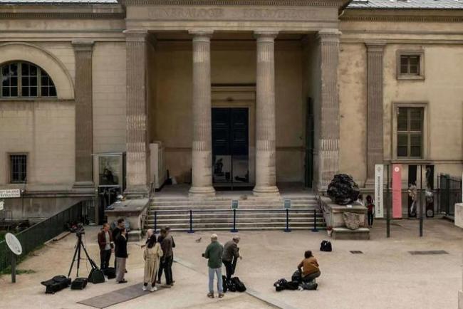 中国女子盗窃法国博物馆12斤金块