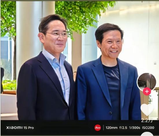 三星李在镕造访小米 与雷军合影 科技巨头交流加强