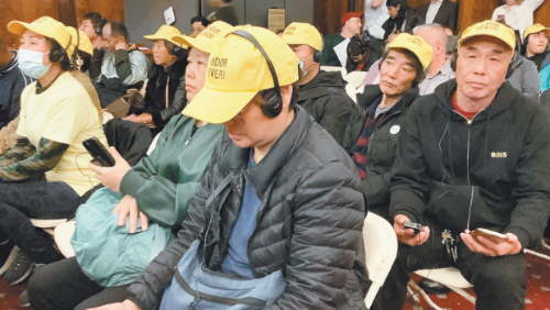 很多华人小贩参加了昨日的公听会。 很多华人小贩参加了昨日的公听会。