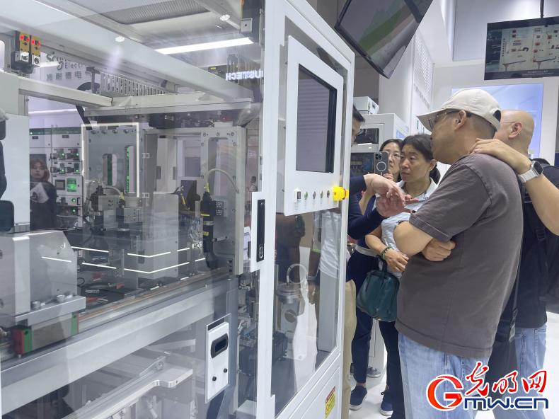 链接世界丨连续三年参展 苹果携中国伙伴秀智造黑科技 链接世界丨连续三年参展 苹果携中国伙伴秀智造黑科技