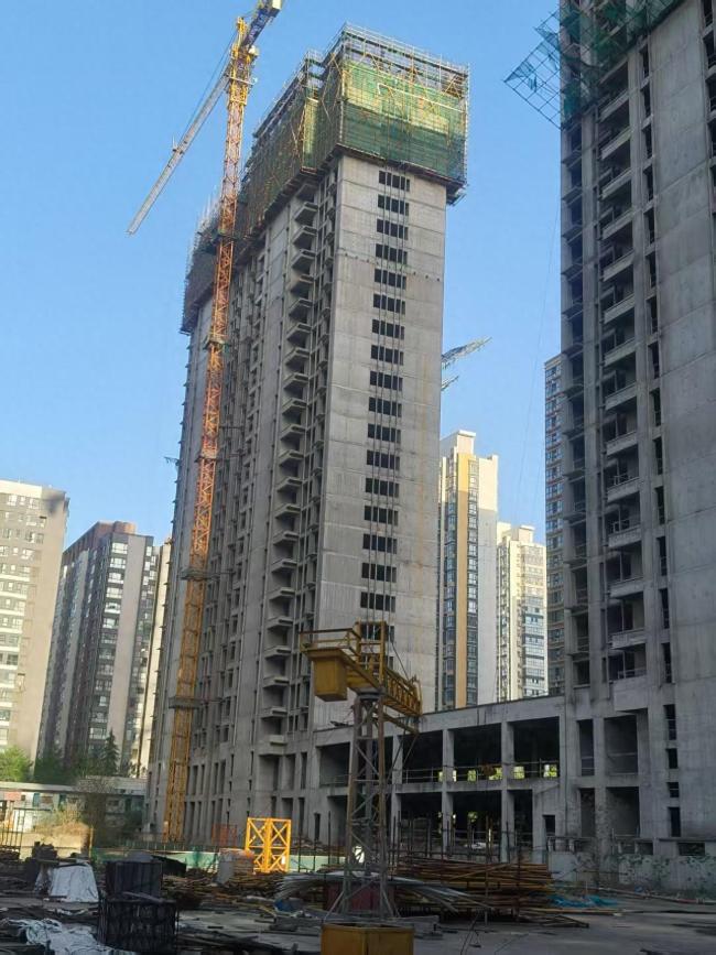 中石油子公司职工团购商品房 烂尾 ，逾期交房已有9年