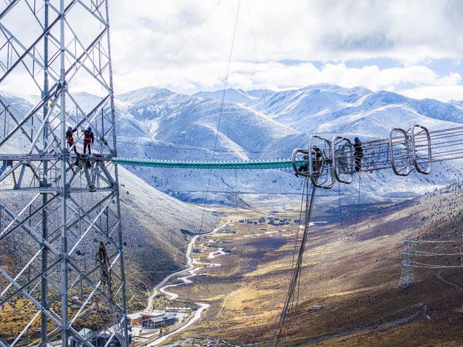 “中国技术突破极限,42条输电线路全都碾压美国”