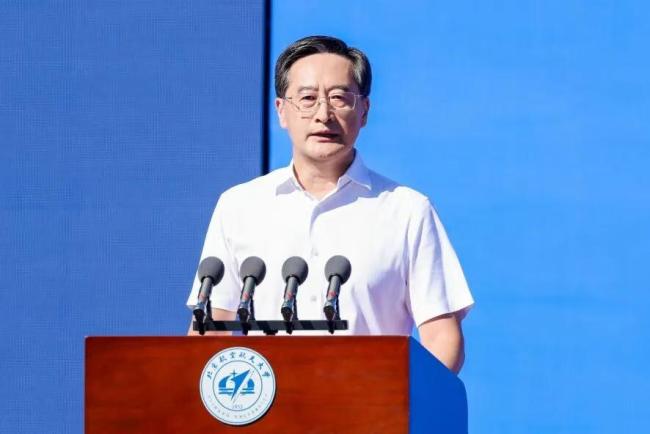 北航校长寄语新生:不轻信表象
