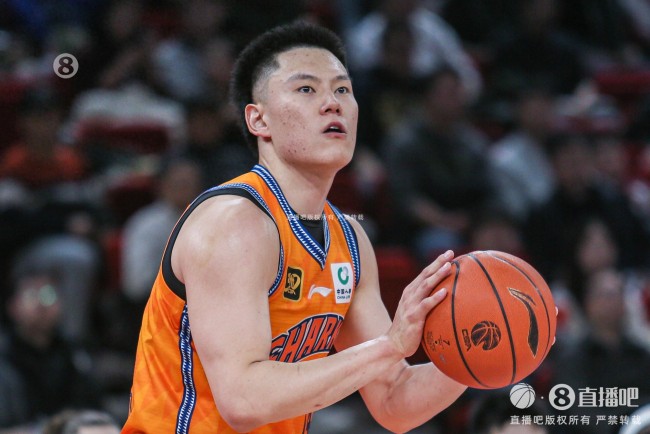 李弘权12中7拿下18分6板1助