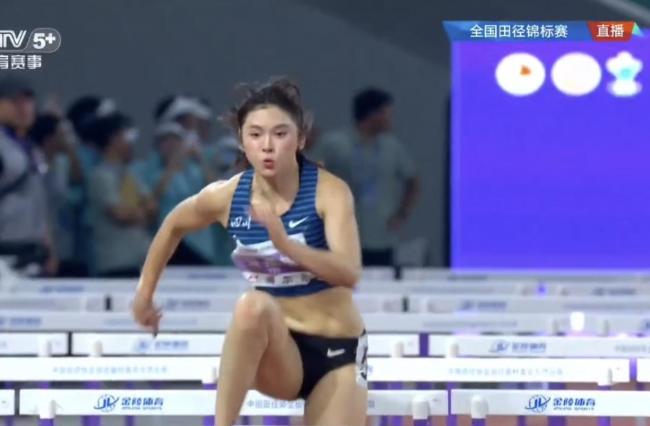 13秒！吴艳妮晋级决赛 赛后鞠躬致谢观众