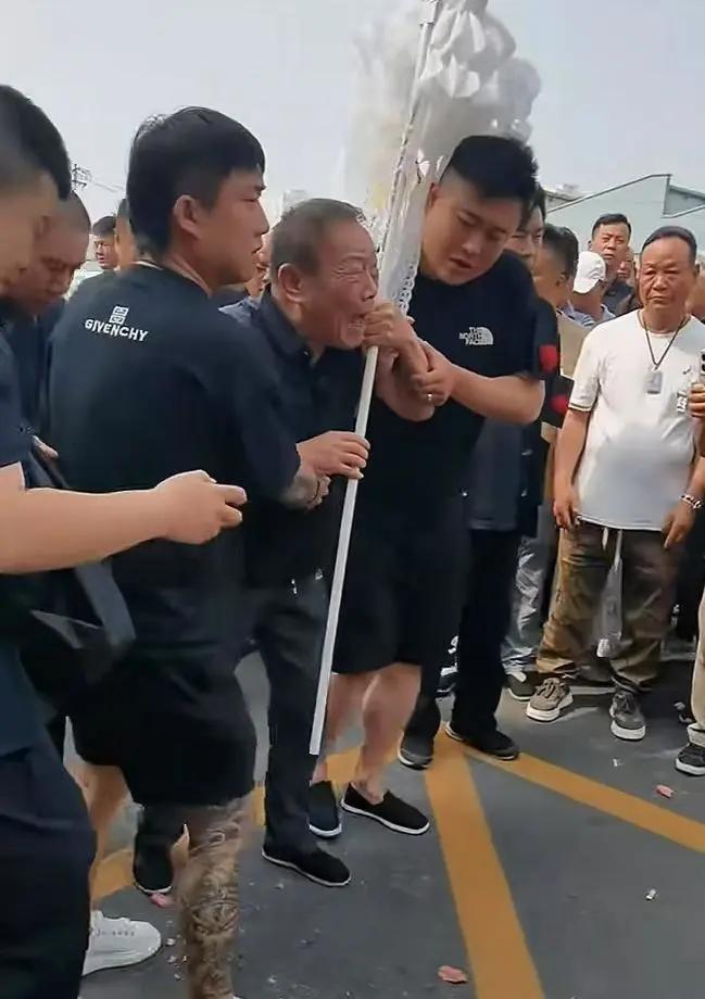 助理称杨少华去世当天剪彩收钱不实