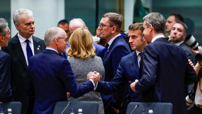 欧洲分裂，乌克兰吃饱，俄罗斯和美国笑了