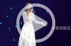陈奕迅女儿签约华纳后首登台，网民点评：天生明星相
