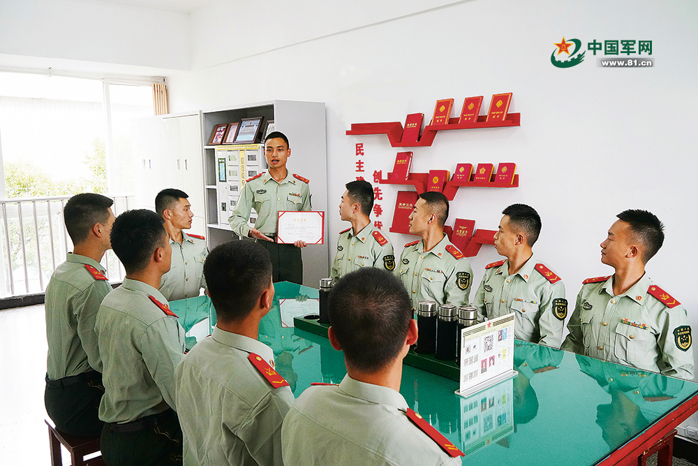 这个支队创新荣誉激励方式:班排“荣誉角” 动力“加油站”