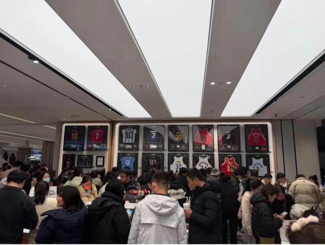 胖东来已售出1件球星签名球衣