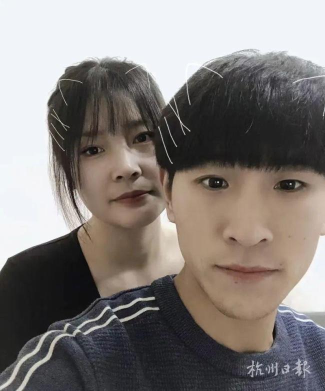 女孩确诊白血病男友坚持和她领证::她只有我了!