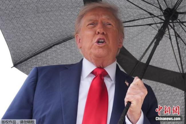 特朗普证实与马杜罗通话