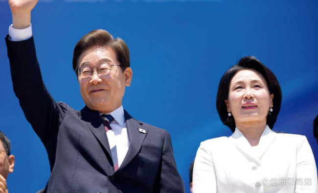 记者：李在明参加阅兵得失账不难算