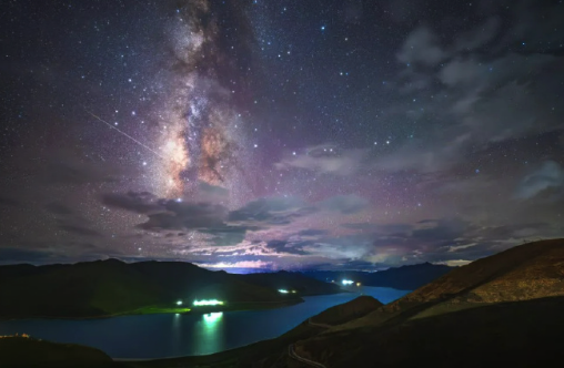 许愿了！看完月全食再看流星雨 