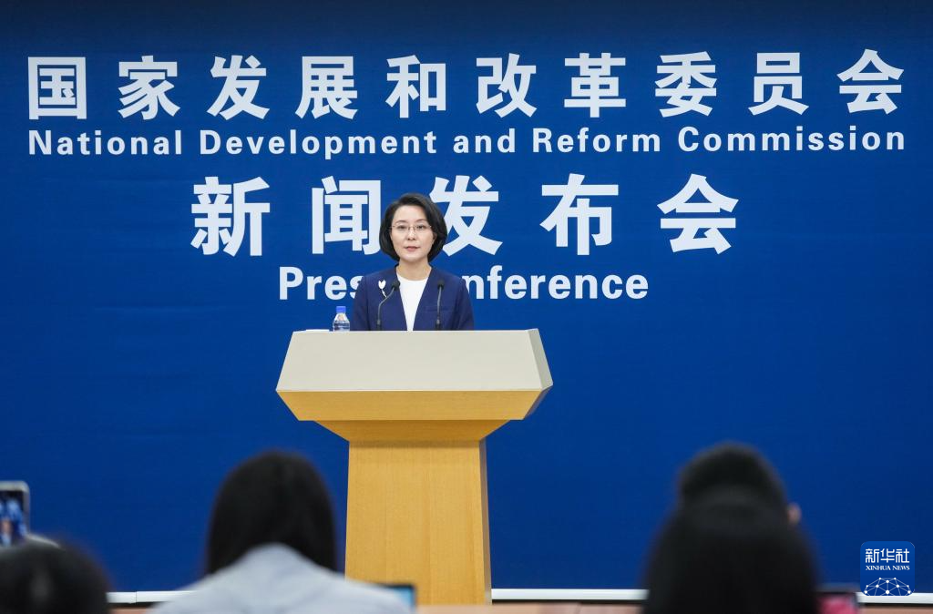 5月20日,国家发展改革委在北京召开5月份新闻发布会。这是国家发展改革委政策研究室副主任、新闻发言人李超在发布会上介绍有关情况。新华社记者 陈晔华 摄