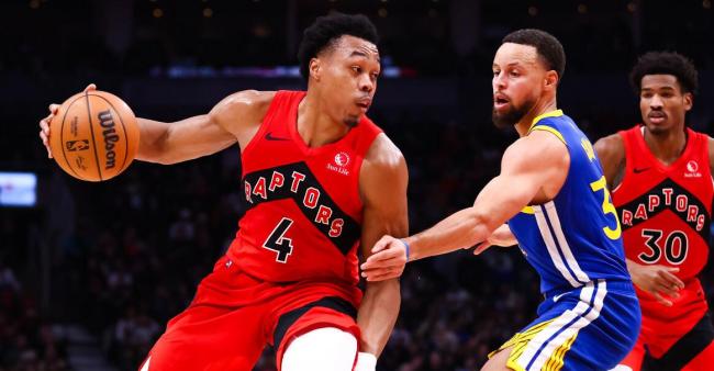 勇士加时崩盘负猛龙！库里39分致命犯规 巴恩斯狂砍23 25 10